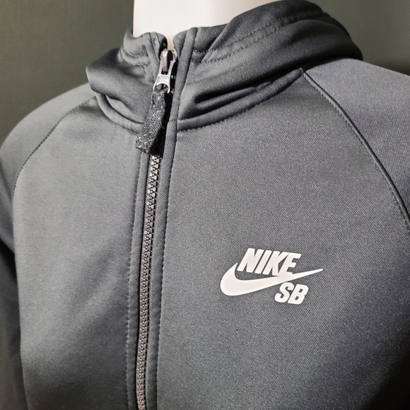 Nike Hoodie - Picture 4 of 5
